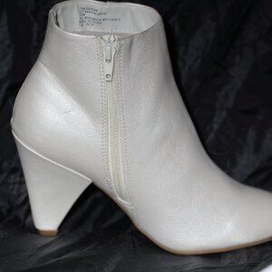 Seven Dials carlos santana aerosoles leather suede